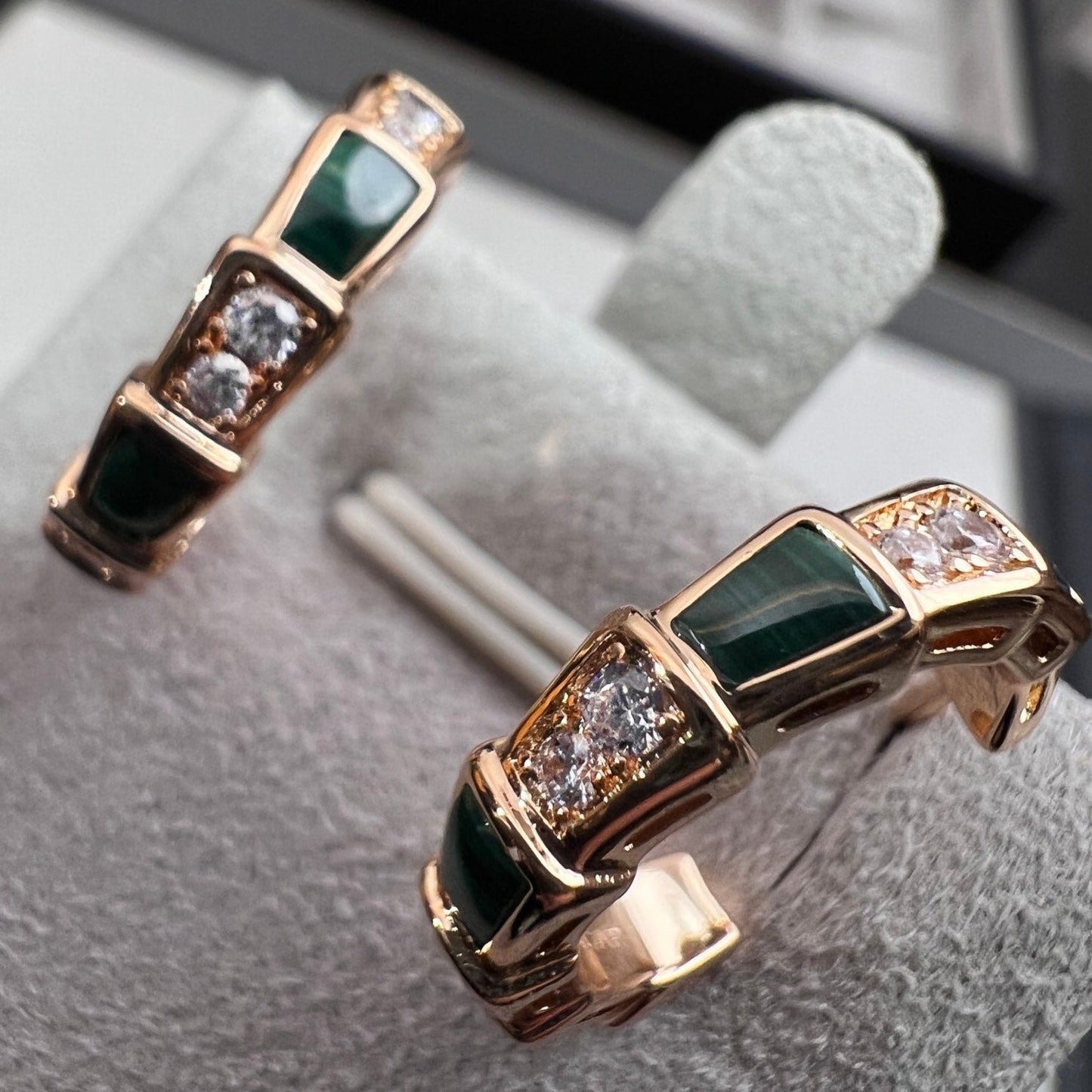 [vivabelle]SERPENTI MALACHITE PINK GOLD EARRINGS
