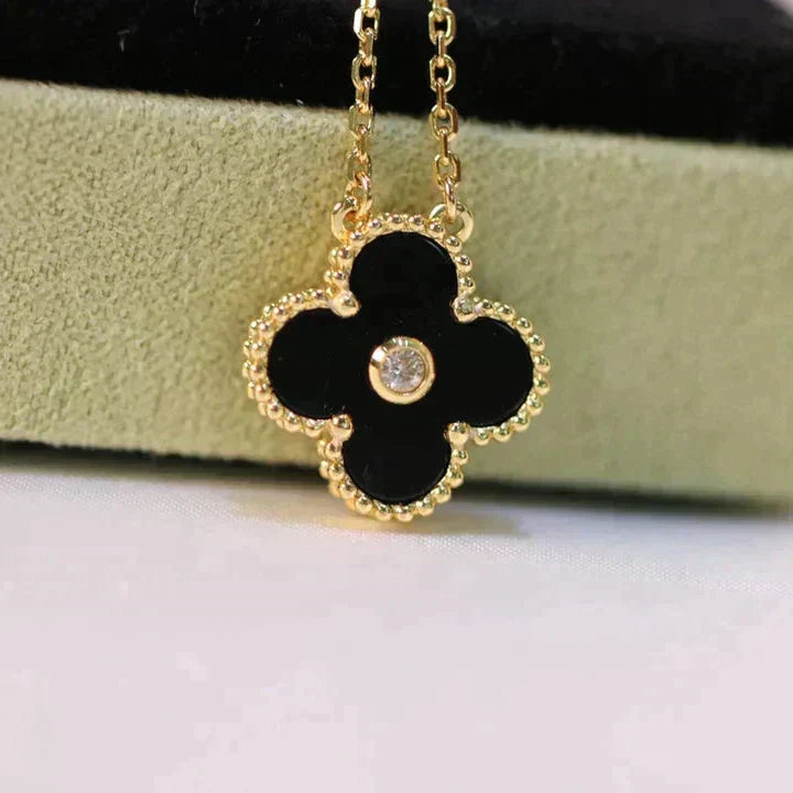 [vivabelle]CLOVER 15MM DIAMOND ONYX NECKLACE