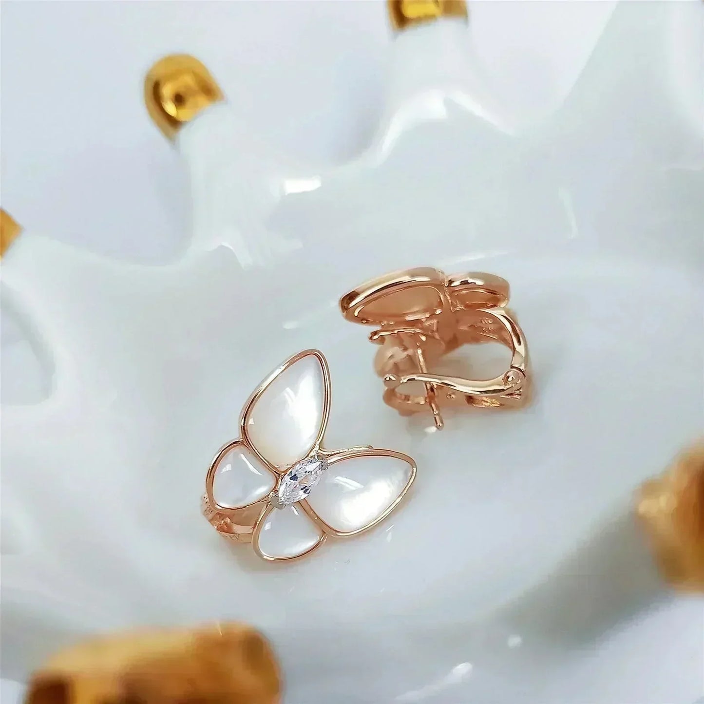 [vivabelle]BUTTERFLY MOP DIAMOND EARRINGS