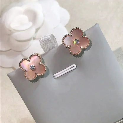 [vivabelle]CLOVER MEDIUM 1 MOTIFS  PINK MOP DIAMOND EARRINGS
