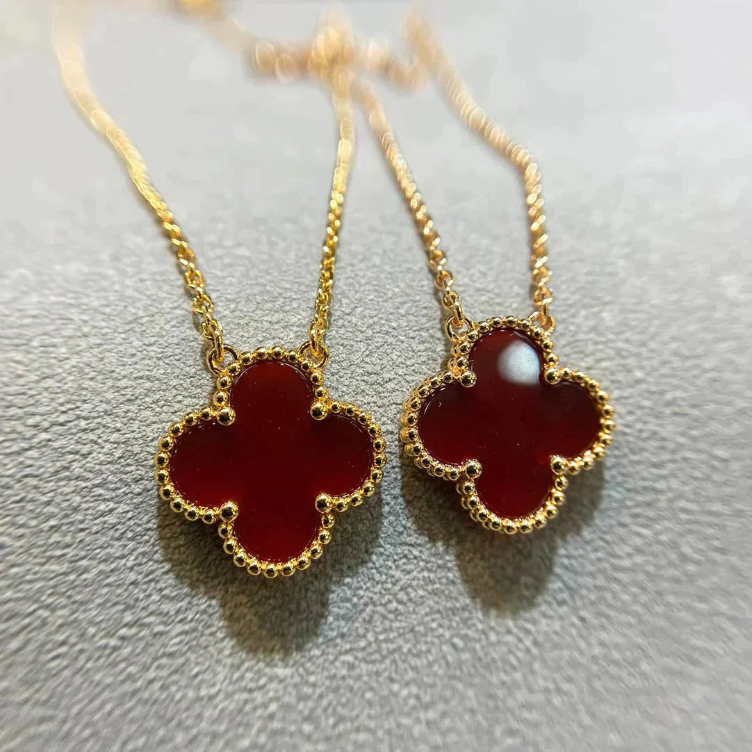 [vivabelle]CLOVER 15MM CARNELIAN SINGLE FLOWER NECKLACE