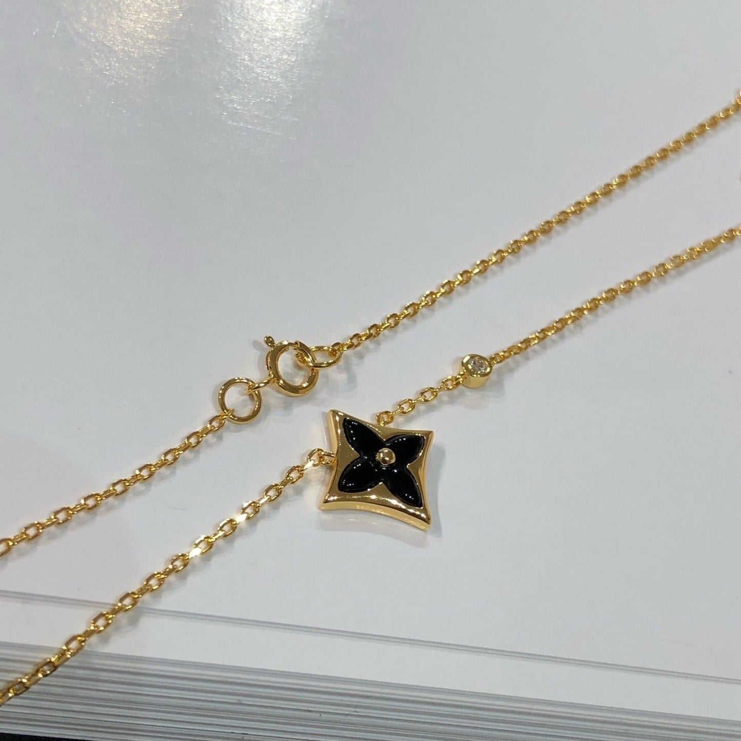 [vivabelle]STAR BLACK MOP NECKLACE