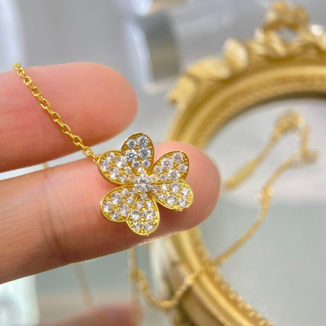 [vivabelle]FLOWER DIAMOND NECKLACE