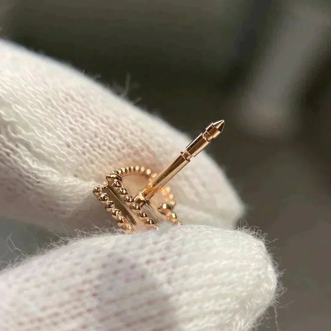 [vivabelle]HEART CARNELIAN STUD EARRINGS