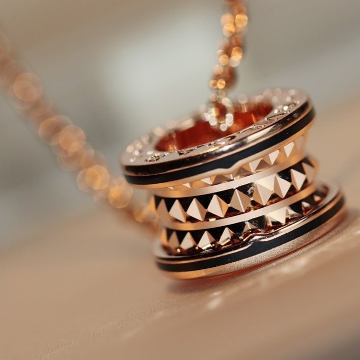 [vivabelle]ZERO 1 ROCK PEDANT PINK GOLD BLACK NECKLACE