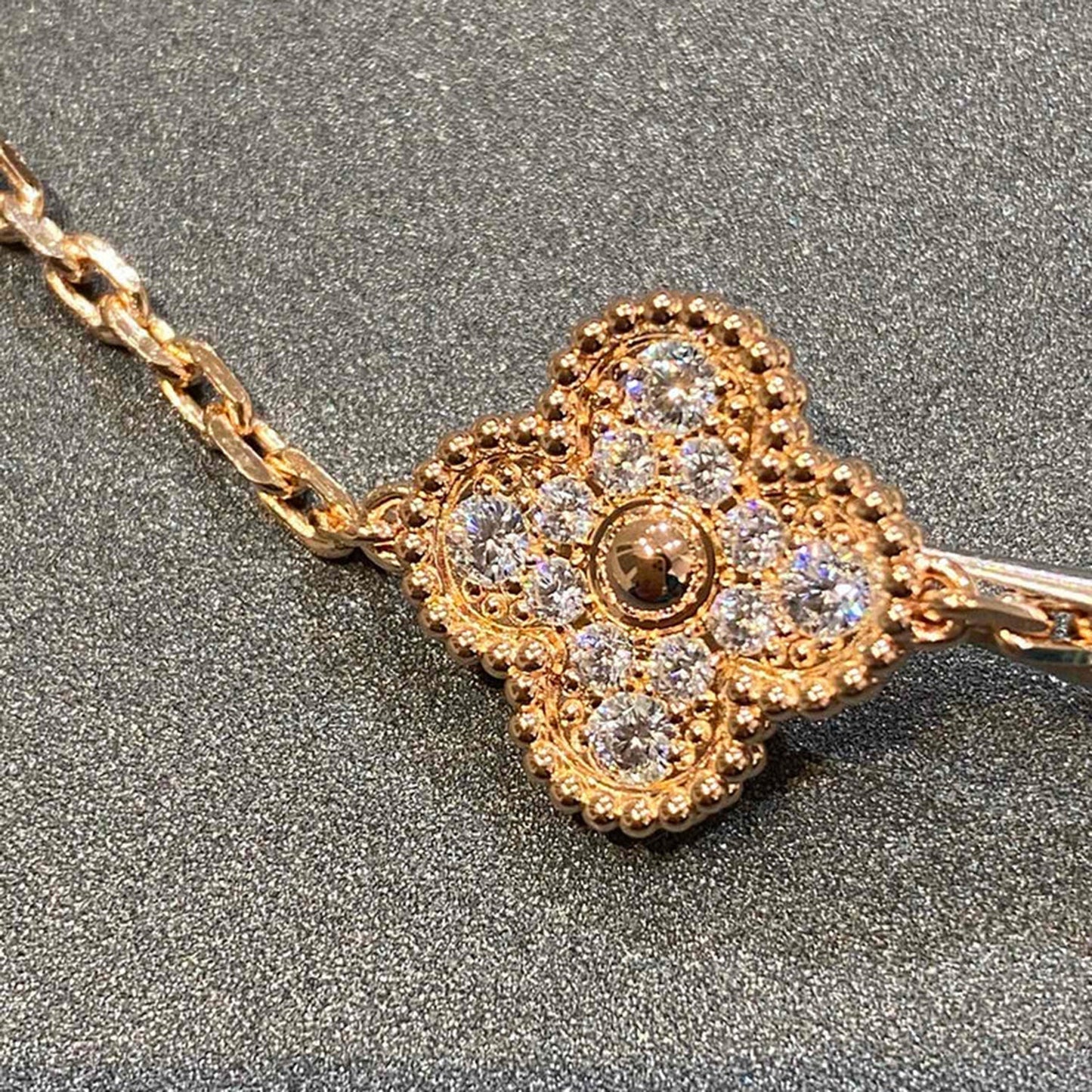 [vivabelle]CLOVER 5 MOTIFS  FULL DIAMOND BRACELET