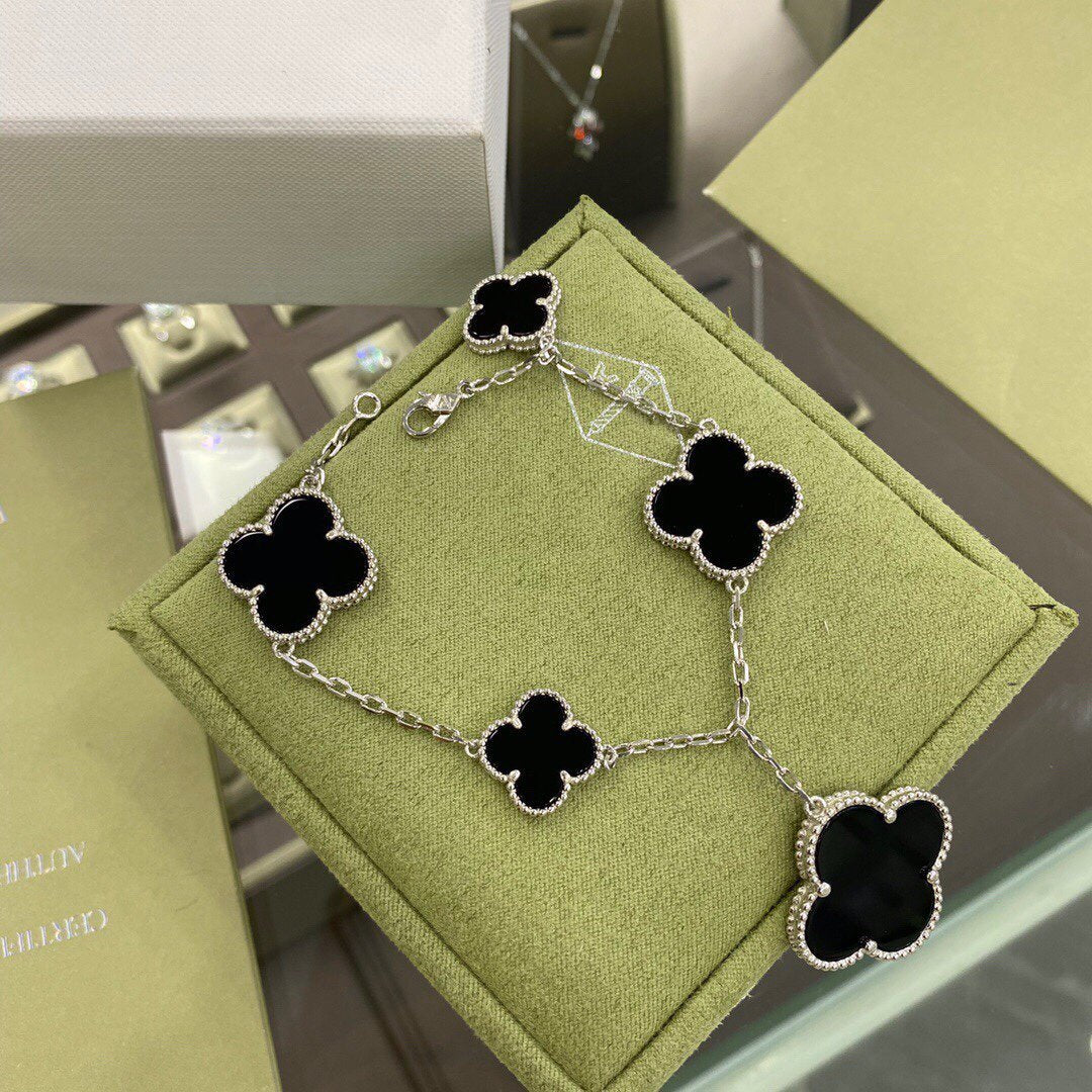 [vivabelle]CLOVER 5 MOTIFS SIVLER ONYX BRACELET