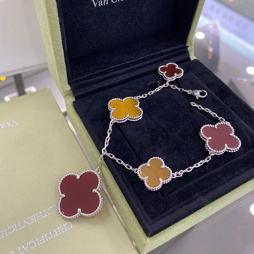 [vivabelle]CLOVER 5 MOTIFS SIVLER CARNELIAN TIGER EYE BRACELET