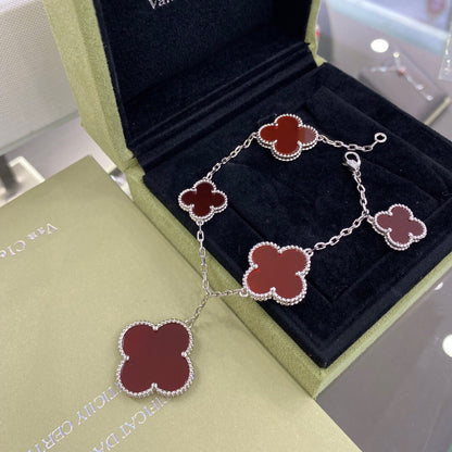 [vivabelle]CLOVER 5 MOTIFS SIVLER CARNELIAN BRACELET