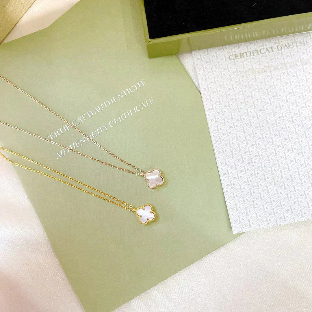 [vivabelle]CLOVER MINI 9.5MM WHITE MOTHER-OF-PEARL NECKLACE