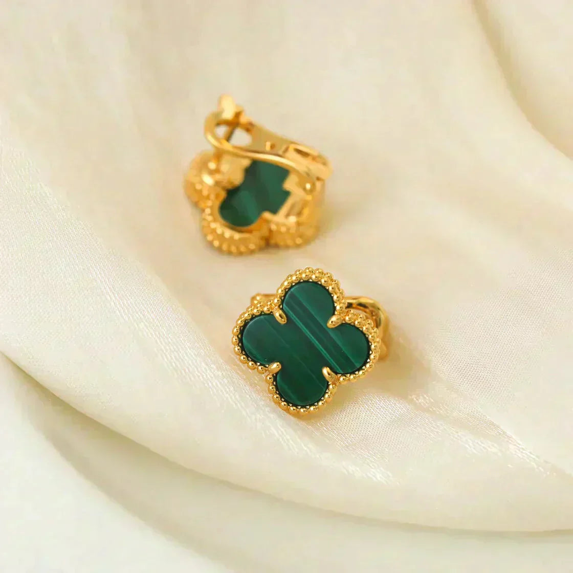 [vivabelle]CLOVER MEDIUM 1 MOTIFS MALACHITE  EARRINGS
