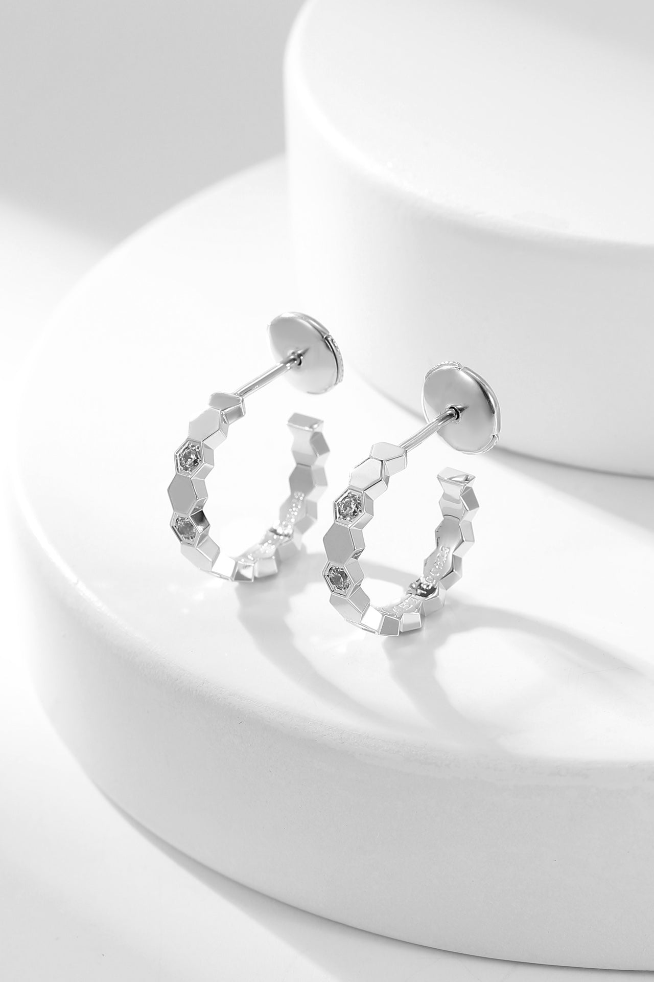 [vivabelle]BEE LOVE DIAMOND HOOP EARRINGS