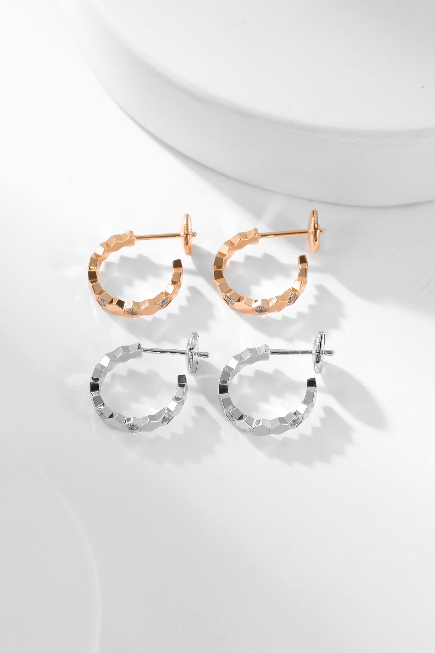 [vivabelle]BEE LOVE DIAMOND HOOP EARRINGS