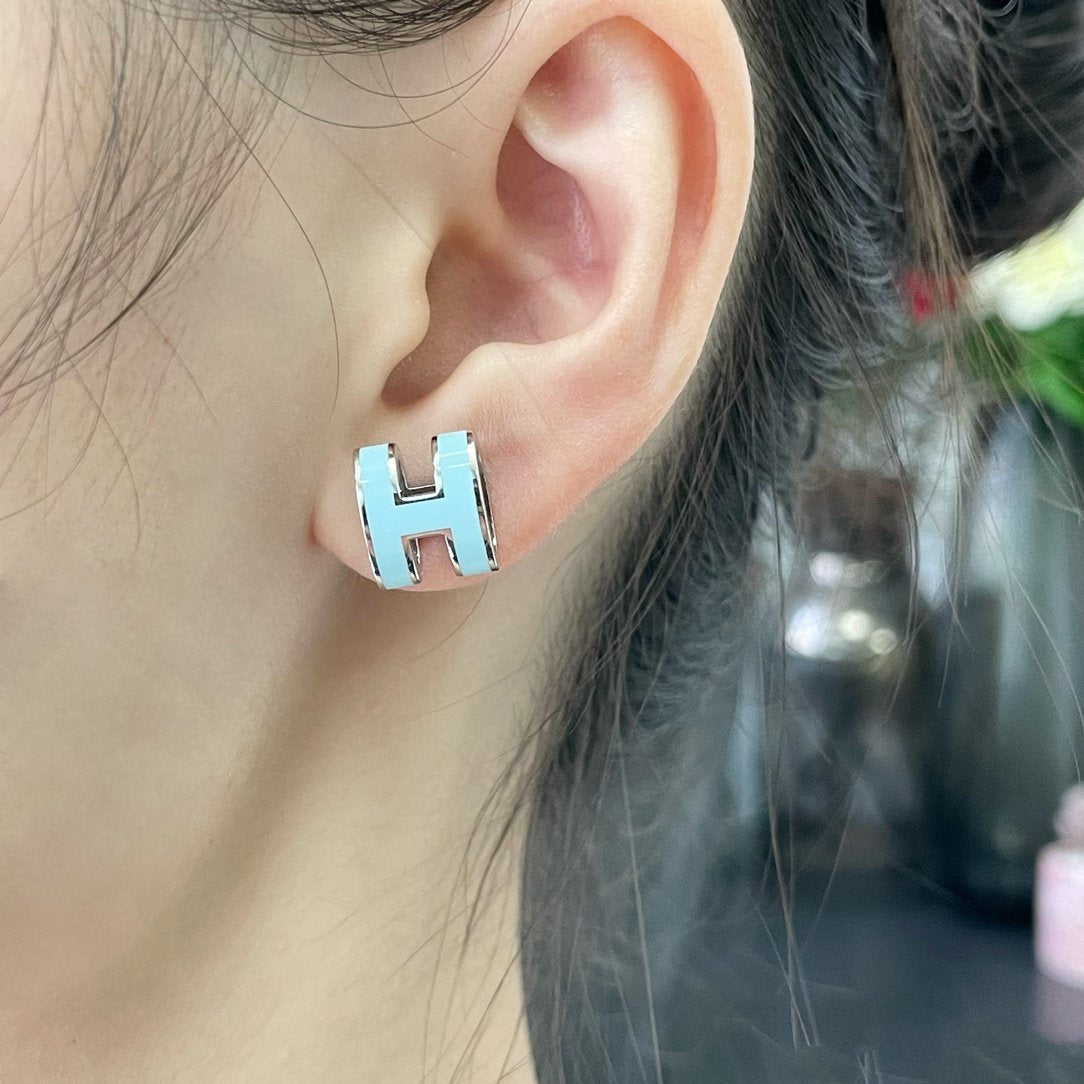 [vivabelle]POP H SKY BLUE STUD EARRINGS