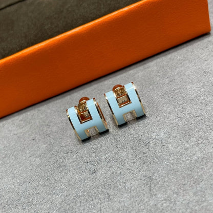 [vivabelle]POP H SKY BLUE STUD EARRINGS