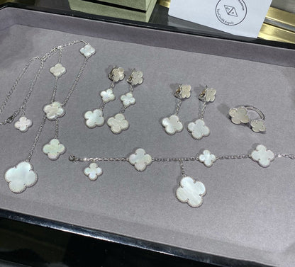 [vivabelle]CLOVER 5 MOTIF WHITE MOP SILVER BRACELET