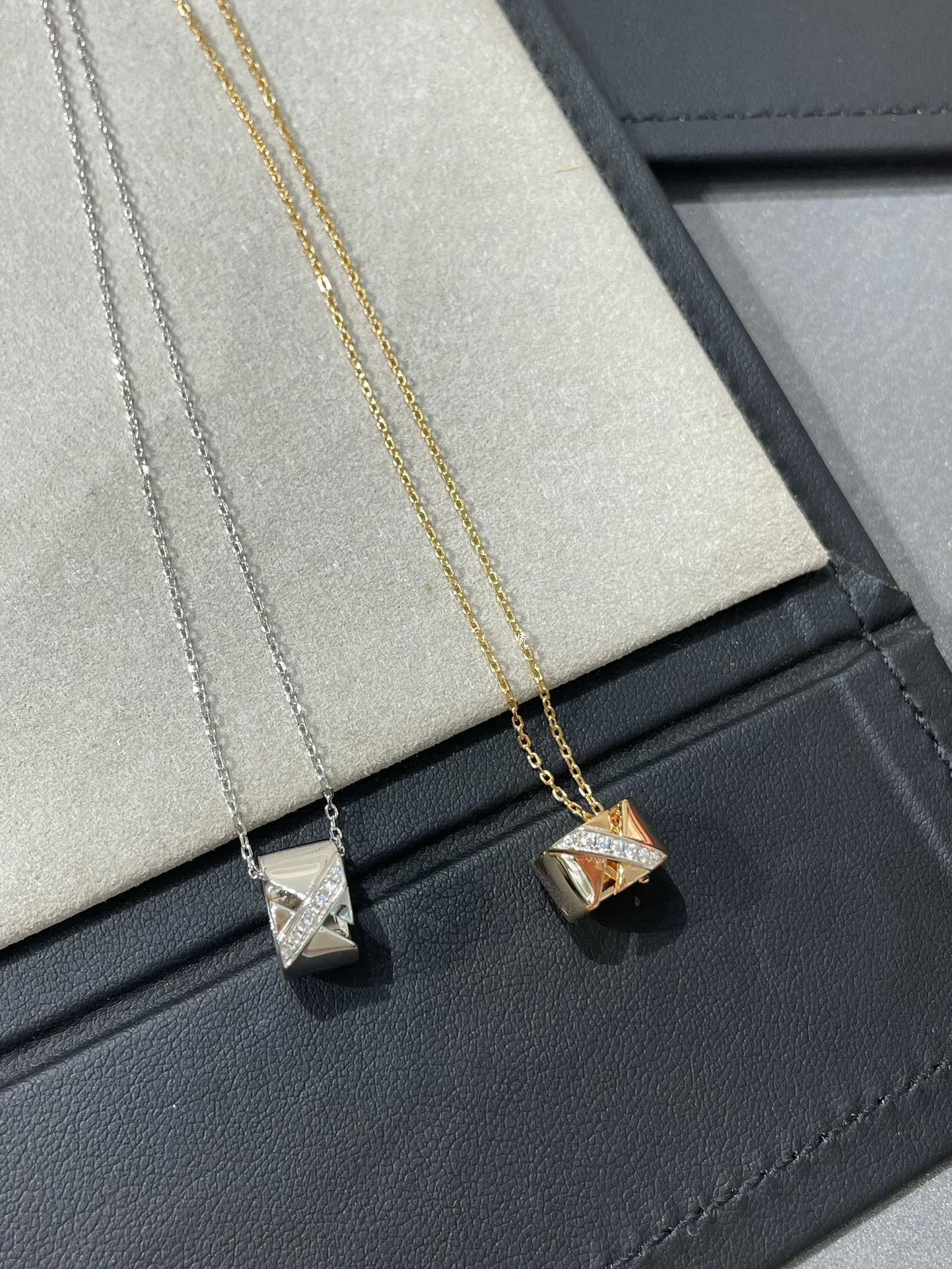 [vivabelle]LIENS EVIDENCE DIAMOND NECKLACE