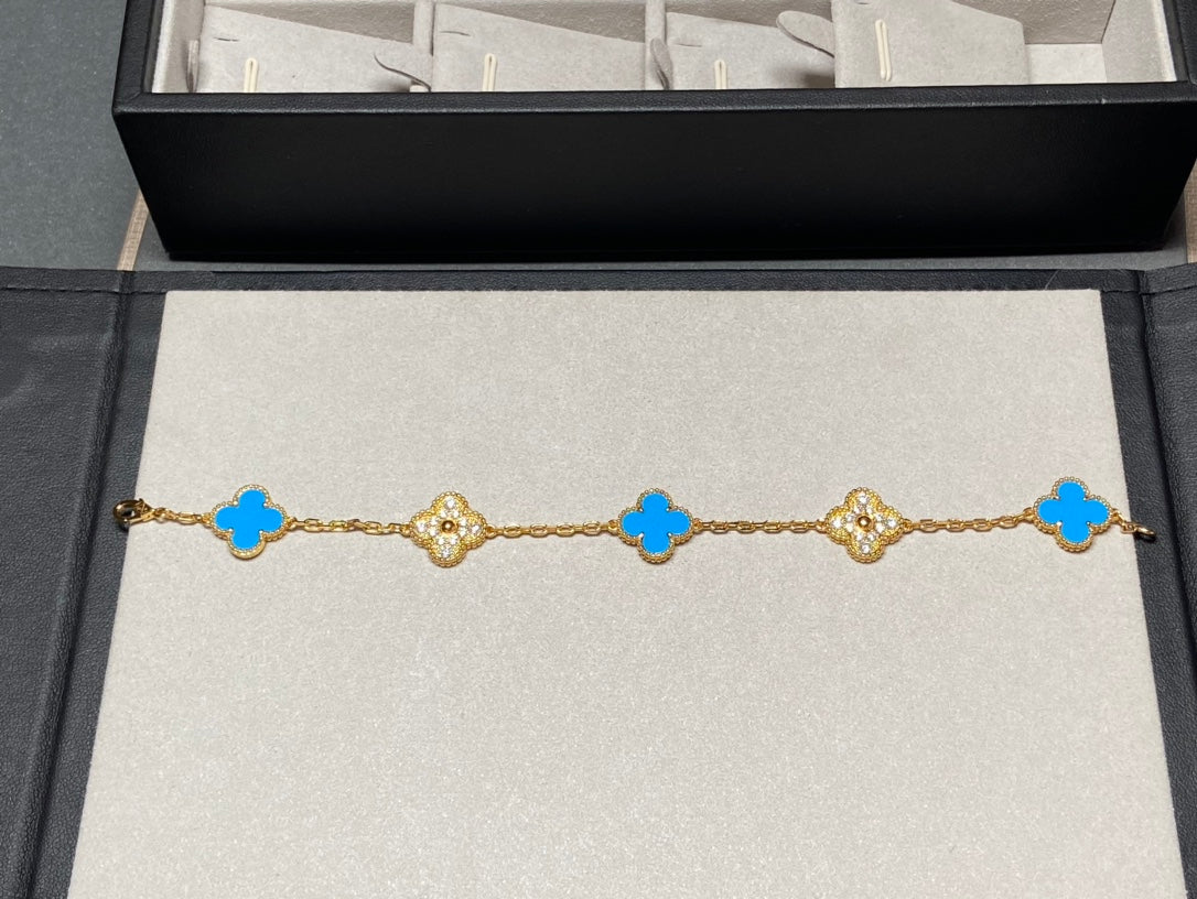 [vivabelle]CLOVER 5 MOTIF BLUE CHALCEDONY DIAMOND GOLD BRACELET