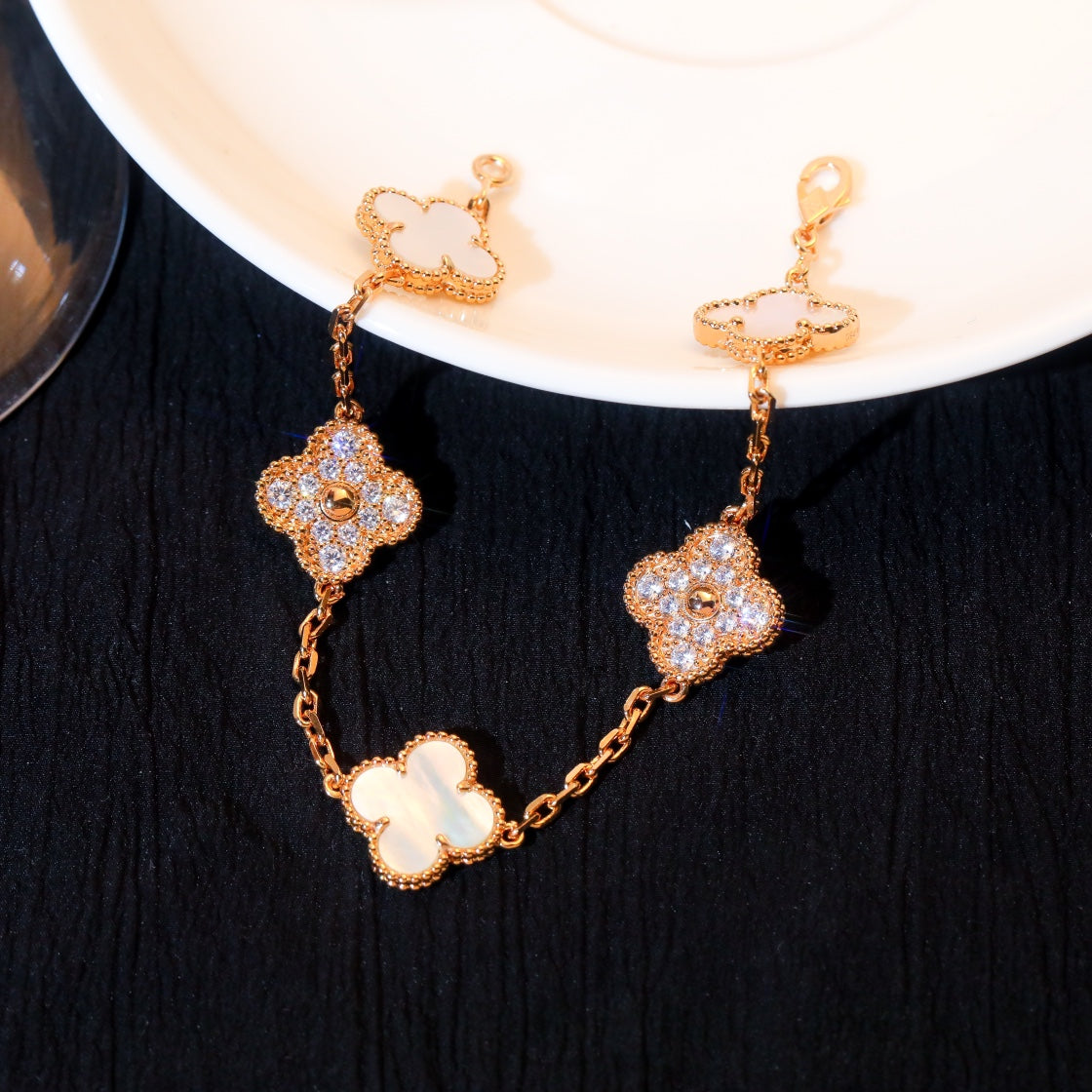 [vivabelle]CLOVER BRACELET 5 MOTIF WHITE MOP DIAMOND