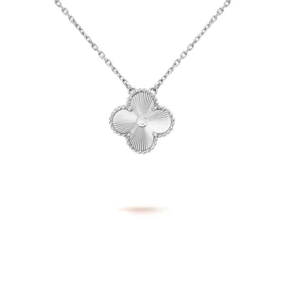 [vivabelle]CLOVER  15MM DIAMOND LASER NECKLACE SILVER