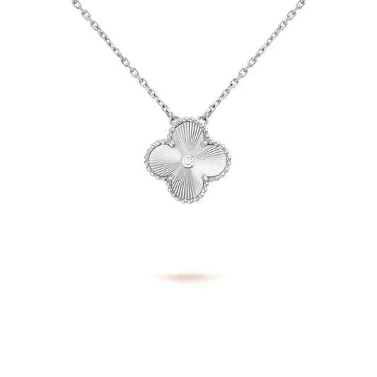 [vivabelle]CLOVER  15MM DIAMOND LASER NECKLACE SILVER
