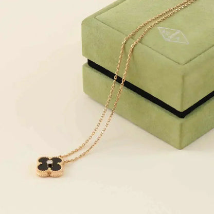 [vivabelle]CLOVER 15MM DIAMOND ONYX NECKLACE