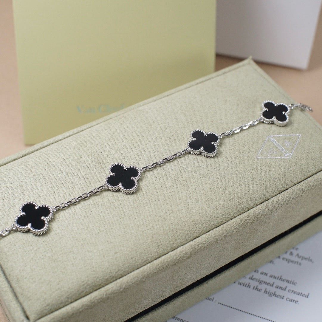 [vivabelle]CLOVER 5 MOTIF ONYXS  BRACELET SILVER