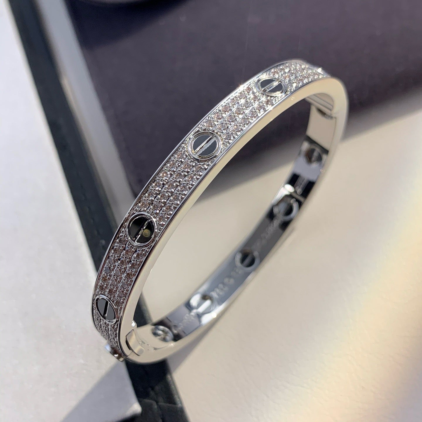 [vivabelle]LOVE BRACELET 6.1MM DIAMOND-PAVED CERAMIC