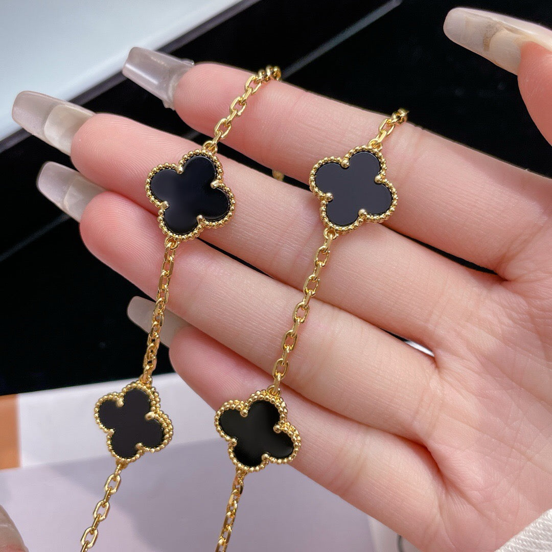 [vivabelle]CLOVER 10 MOTIFS ONYX NECKLACE