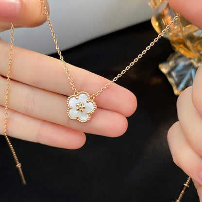 [vivabelle]LUCKY  WHITE MOP  PLUM BLOSSOM NECKLACE