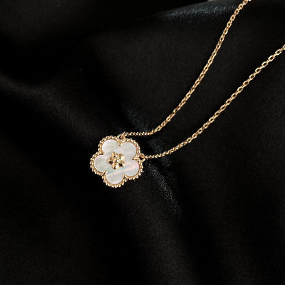 [vivabelle]LUCKY  WHITE MOP  PLUM BLOSSOM NECKLACE
