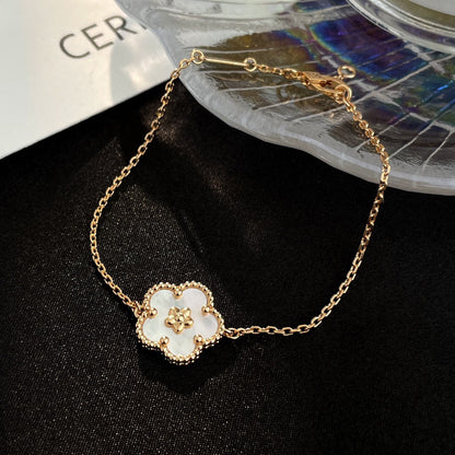 [vivabelle]LUCKY WHITE MOP PLUM BLOSSOM  BRACELET