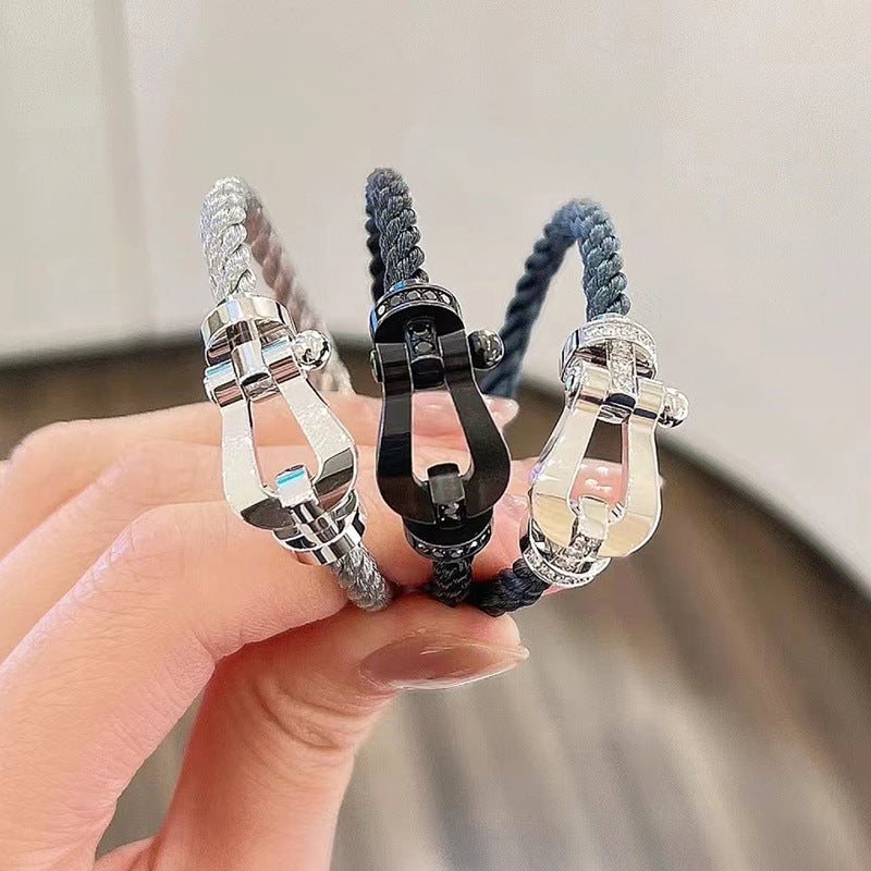 [vivabelle]FORCE LARGE HORSESHOE HALF DIAMOND BRACELET SILVER