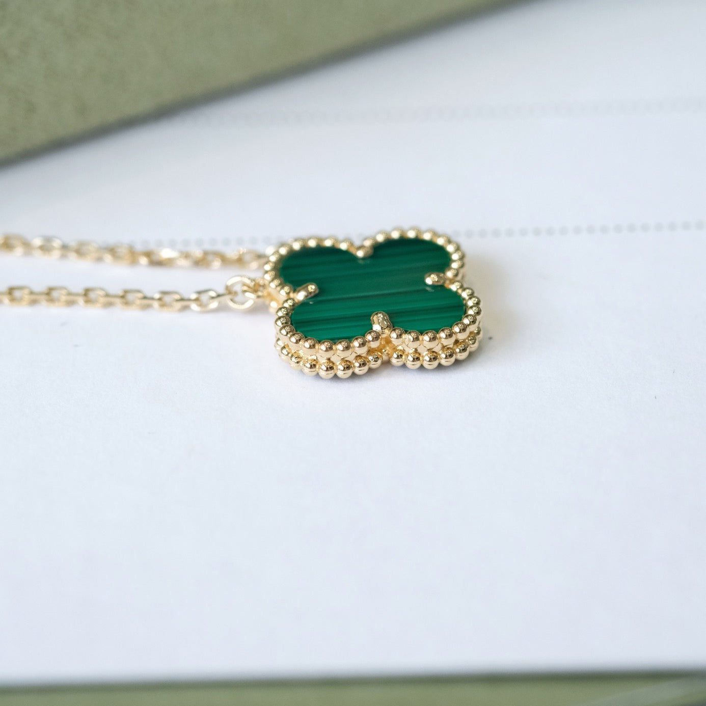 [vivabelle]CLOVER 15MM MALACHITE SINGLE FLOWER  NECKLACE