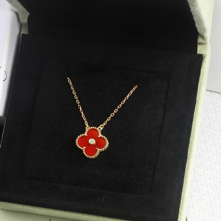 [vivabelle]CLOVER 15MM DIAMOND CARNELIAN NECKLACE