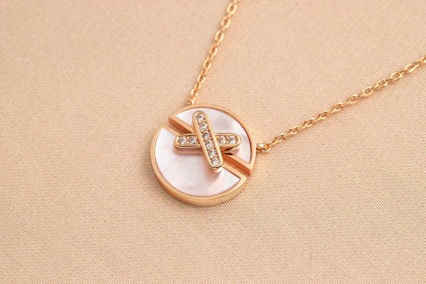 [vivabelle]JEUX DE ROSE GOLD DIAMOND NECKLACE
