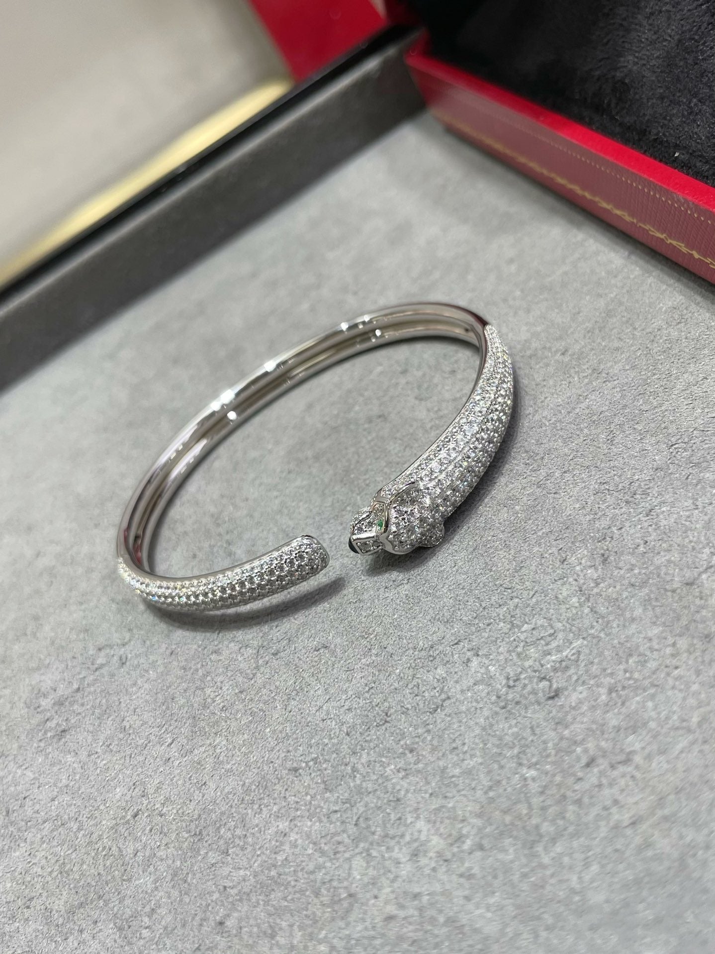 [vivabelle]PANTHERE FULL DIAMOND OPEN BRACELET