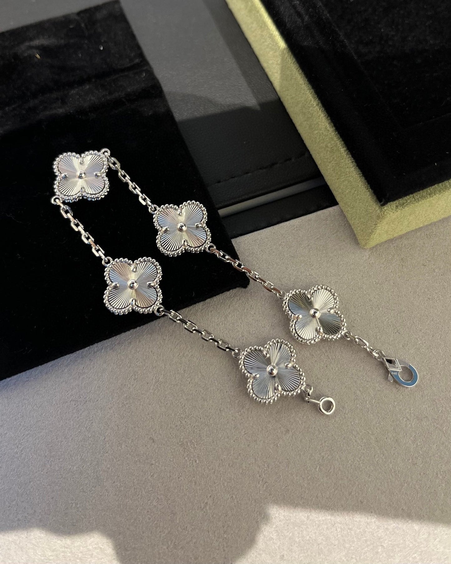 [vivabelle]CLOVER SILVER 5 MOTIFS BRACELET
